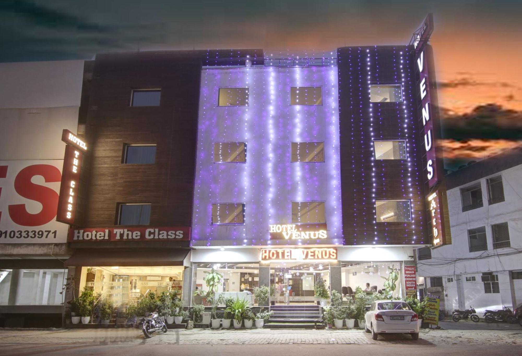 Hotel Venus Plaza New Delhi Exteriör bild