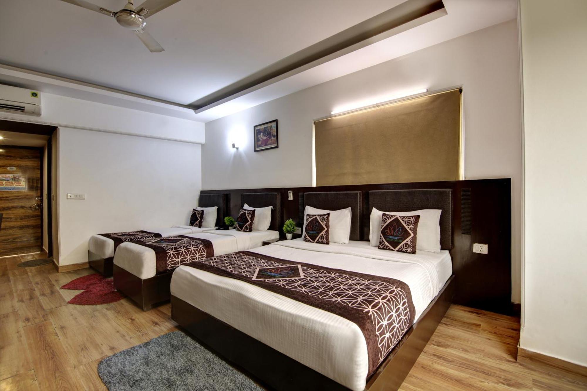 Hotel Venus Plaza New Delhi Exteriör bild