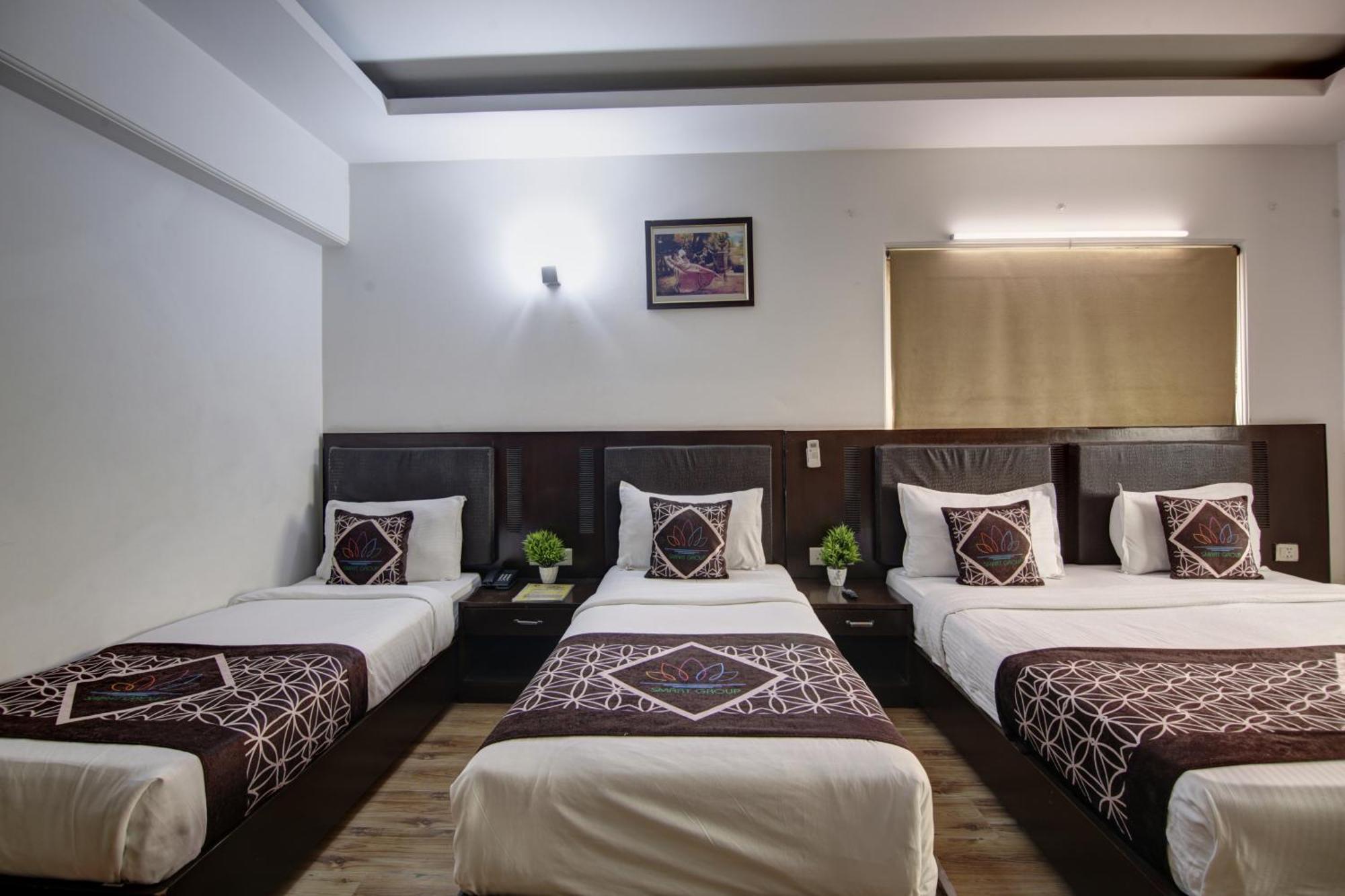 Hotel Venus Plaza New Delhi Exteriör bild
