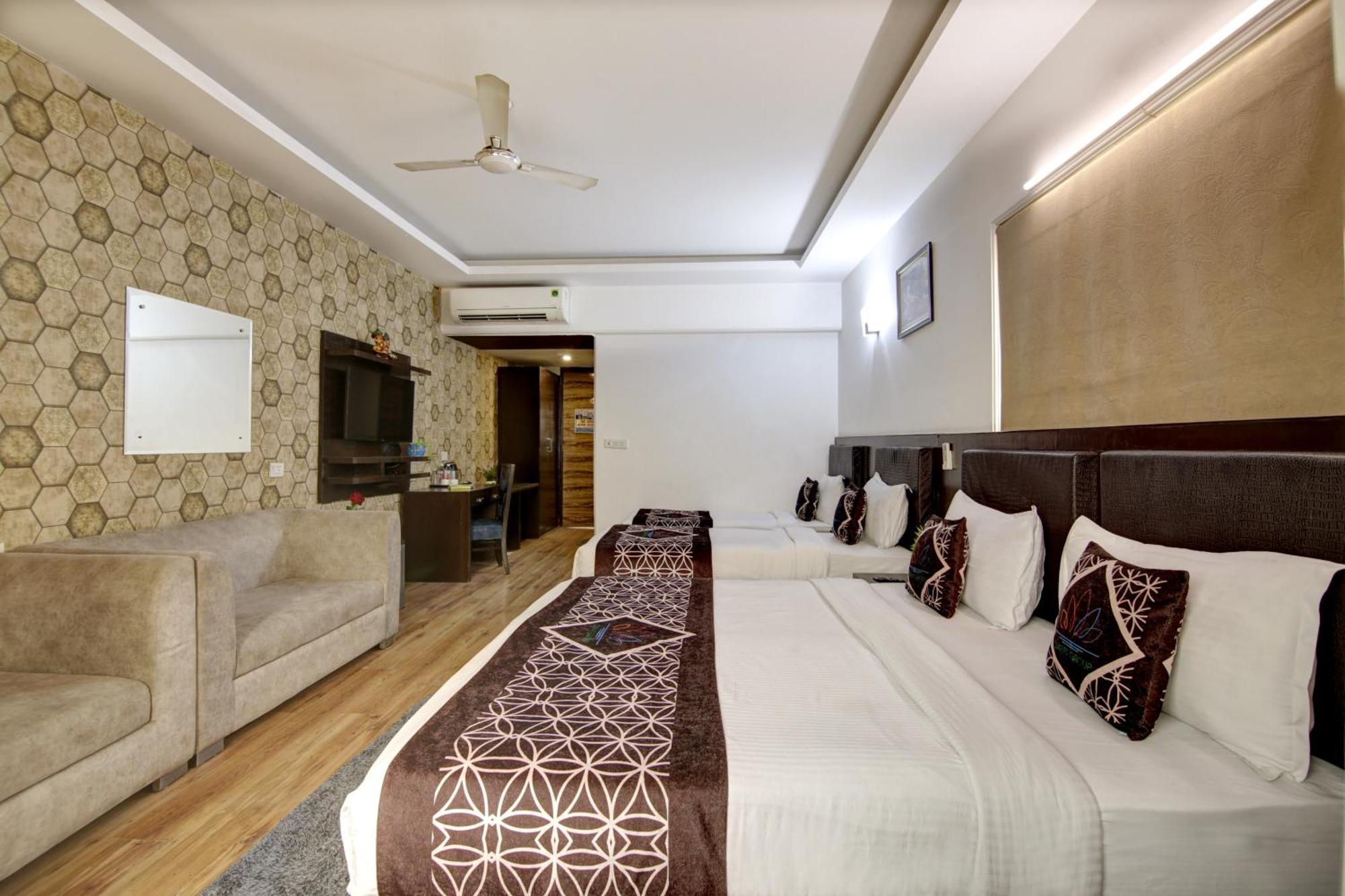 Hotel Venus Plaza New Delhi Exteriör bild