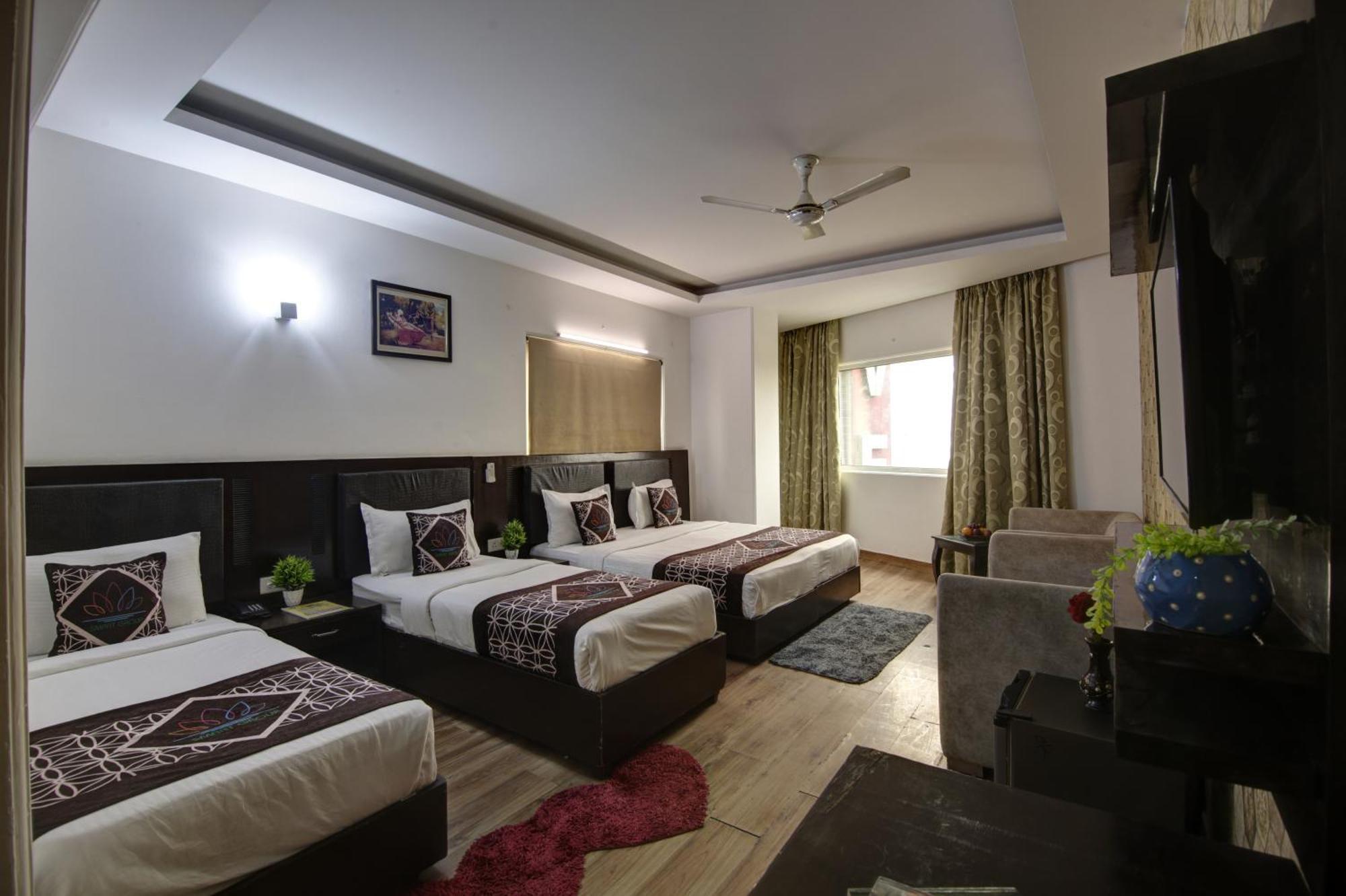 Hotel Venus Plaza New Delhi Exteriör bild