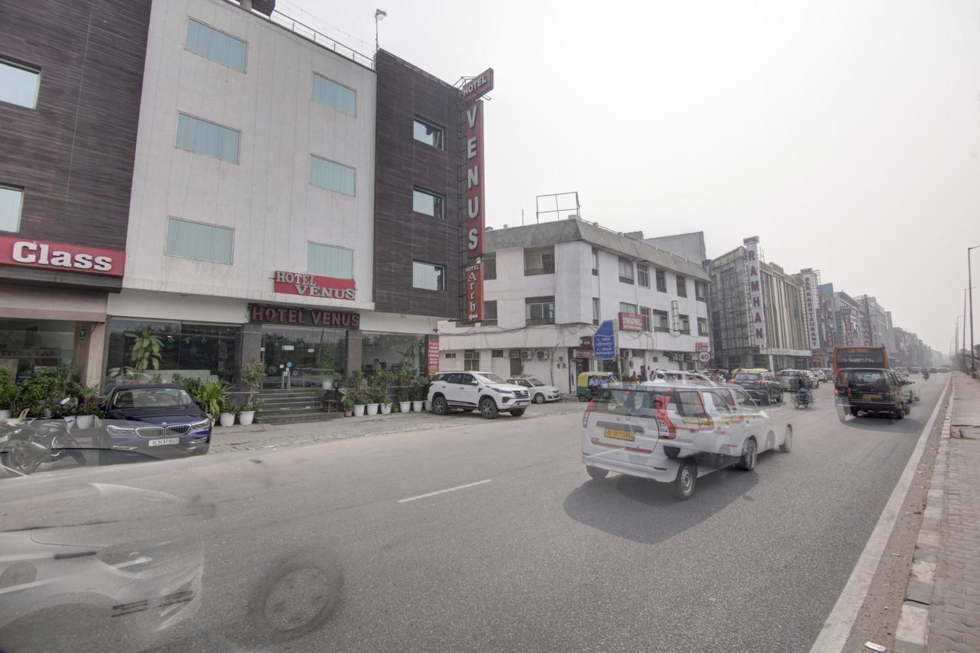 Hotel Venus Plaza New Delhi Exteriör bild