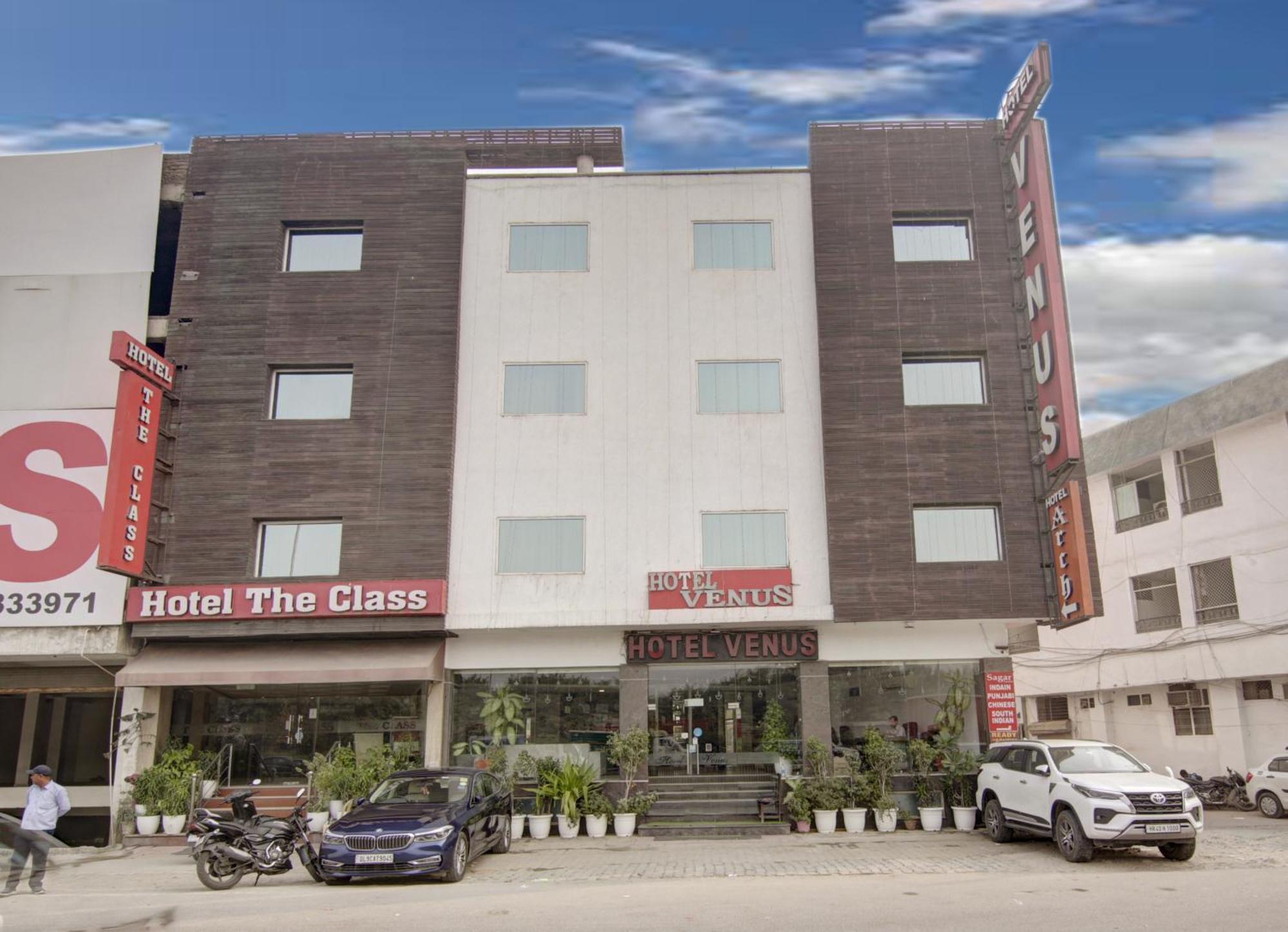Hotel Venus Plaza New Delhi Exteriör bild